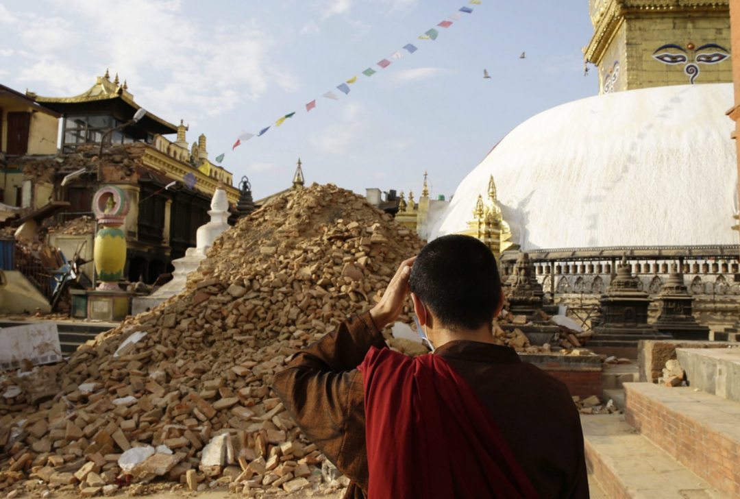 Agua y saneamiento para los afectados por el terremoto de Nepal