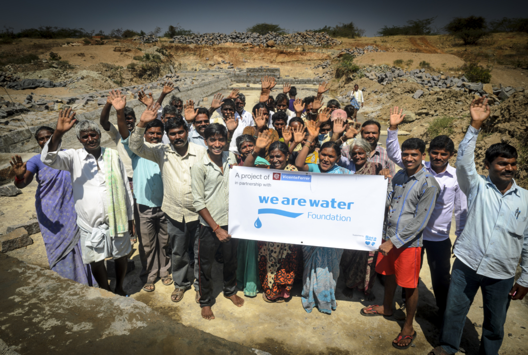 Construcción de estructuras hídricas para la recogida y aprovechamiento del agua en India