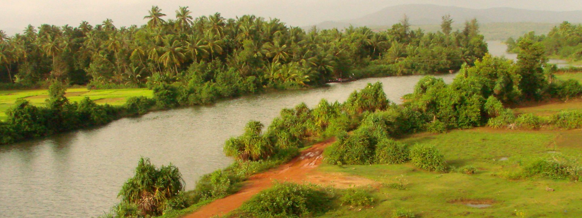 India, the giant menaced by water