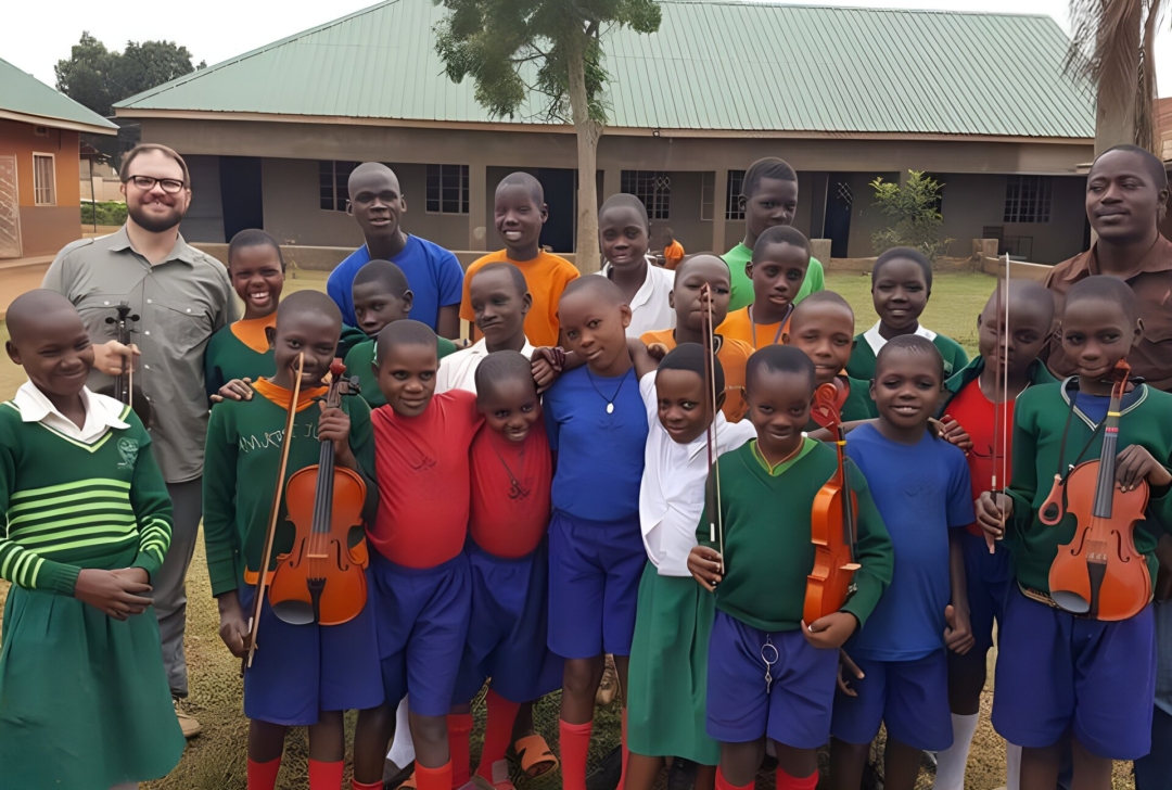 Dotación de un sistema de Agua para el Orfanato y Escuela St.Mary Kevin Motherhood en Lweza, Uganda