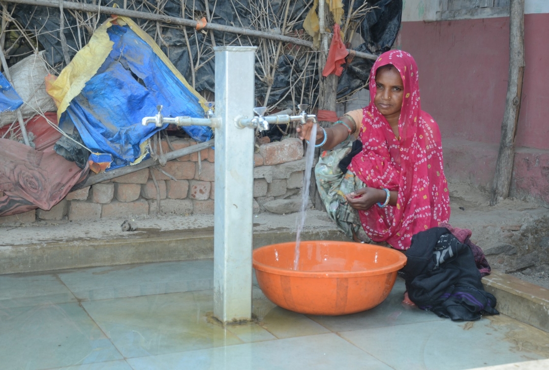 Mejorar el acceso al agua potable en cuatro aldeas de Pratapgarh