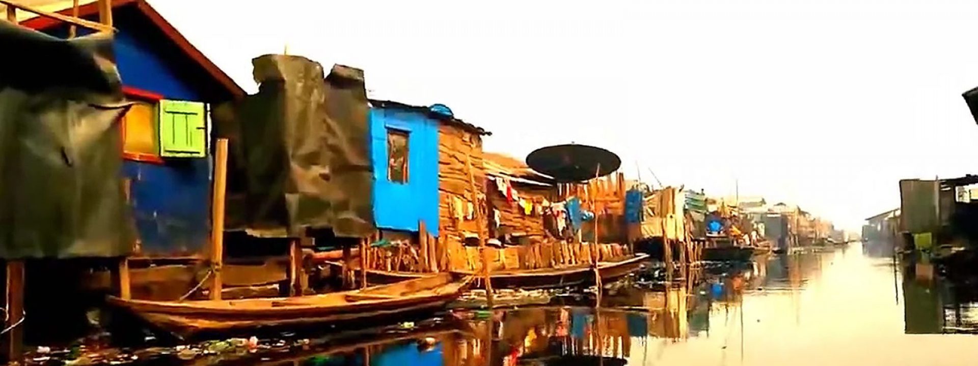 “Black Water”: the black drawing of Makoko