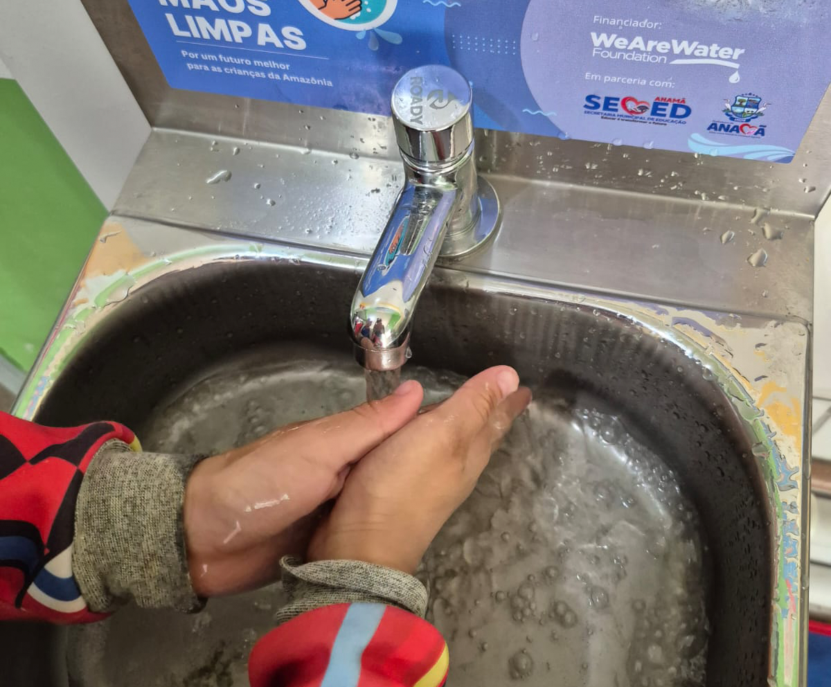 Imagen We Are Water